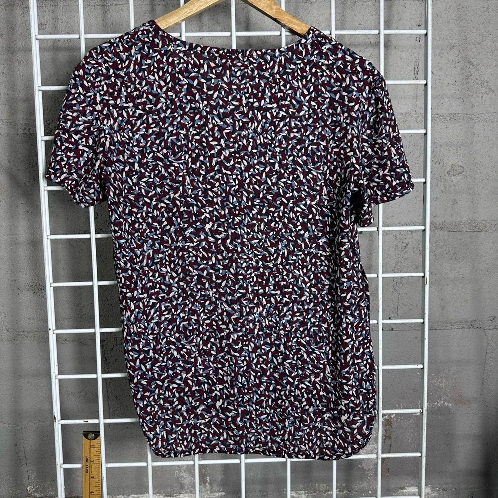 Tory Burch Print V Neck Short Sleeve Top Burgundy Blue XS Abstract chic designer